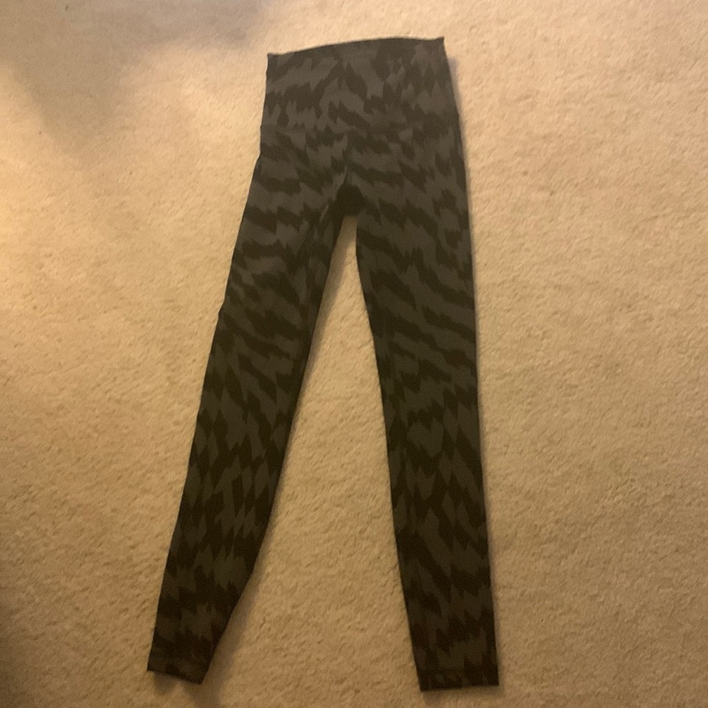 Lululemon Wunder Train leggings size 2, 25 inch length